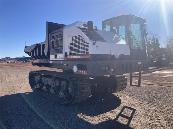 2019 Superior ST220XR Crawler Carrier - Image 5