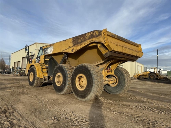 2014 Caterpillar 740B Articulated Trucks - Image 2