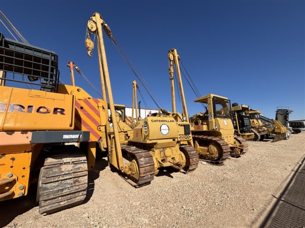 1983 Caterpillar 561D HYD Pipelayers - Image 3