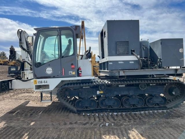 2015 Superior SRT-155 Crawler Carrier - Image 2