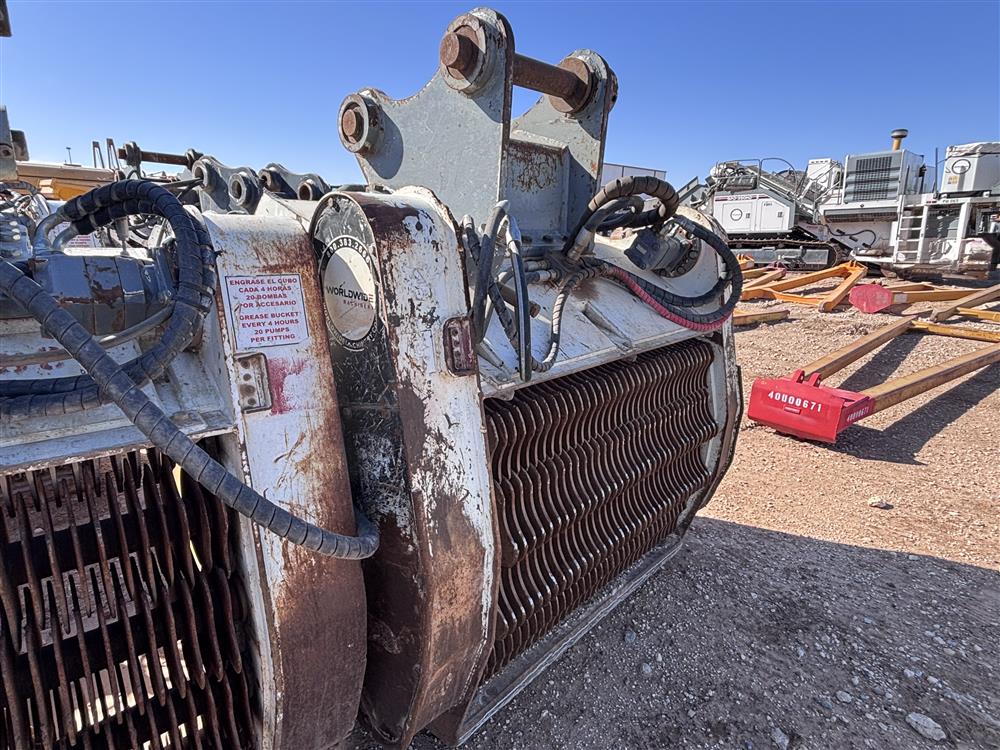 2014 Superior SPB-025 Padding Bucket - Image 2