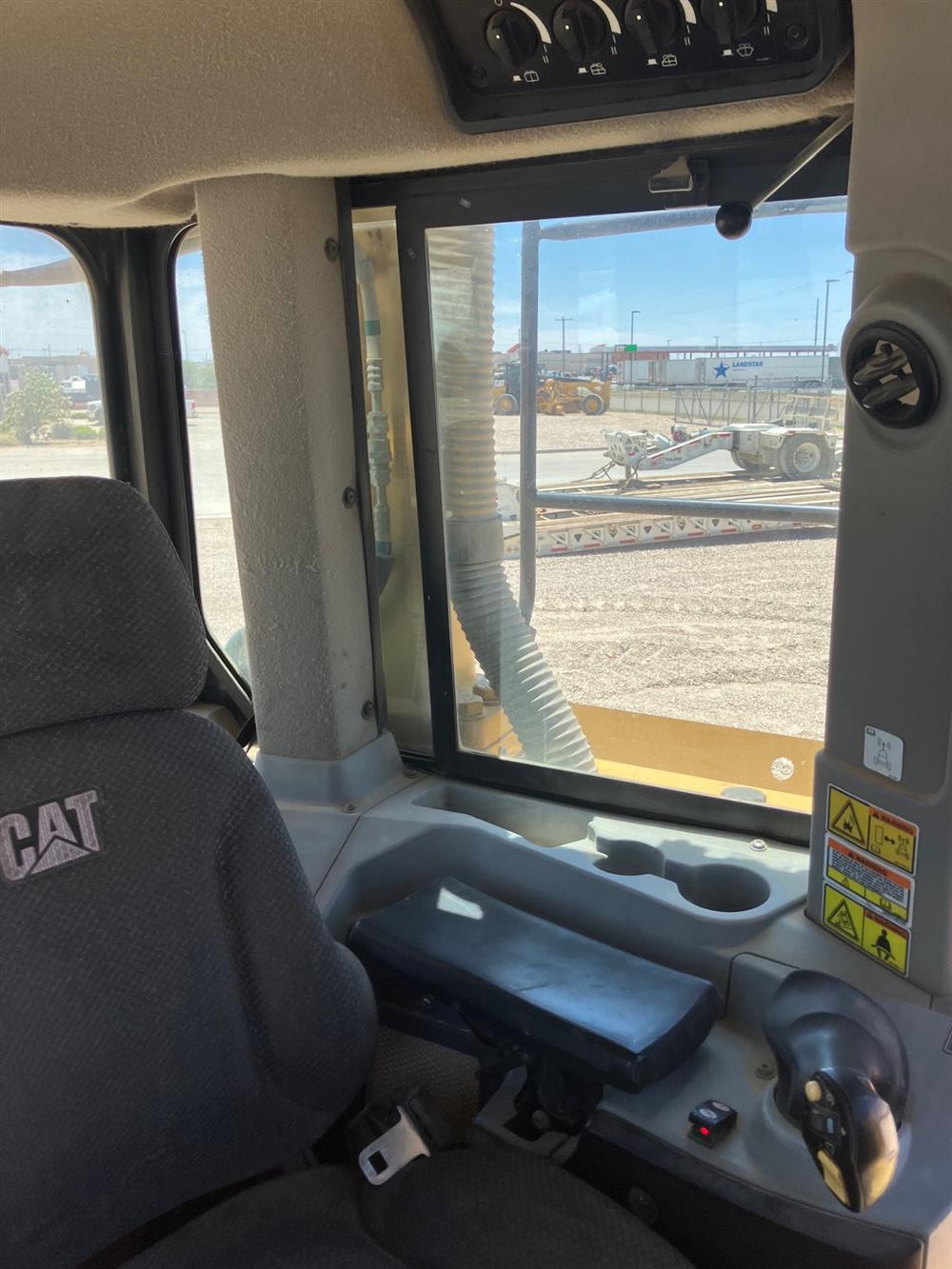 2014 Caterpillar D8T Dozers - Image 6
