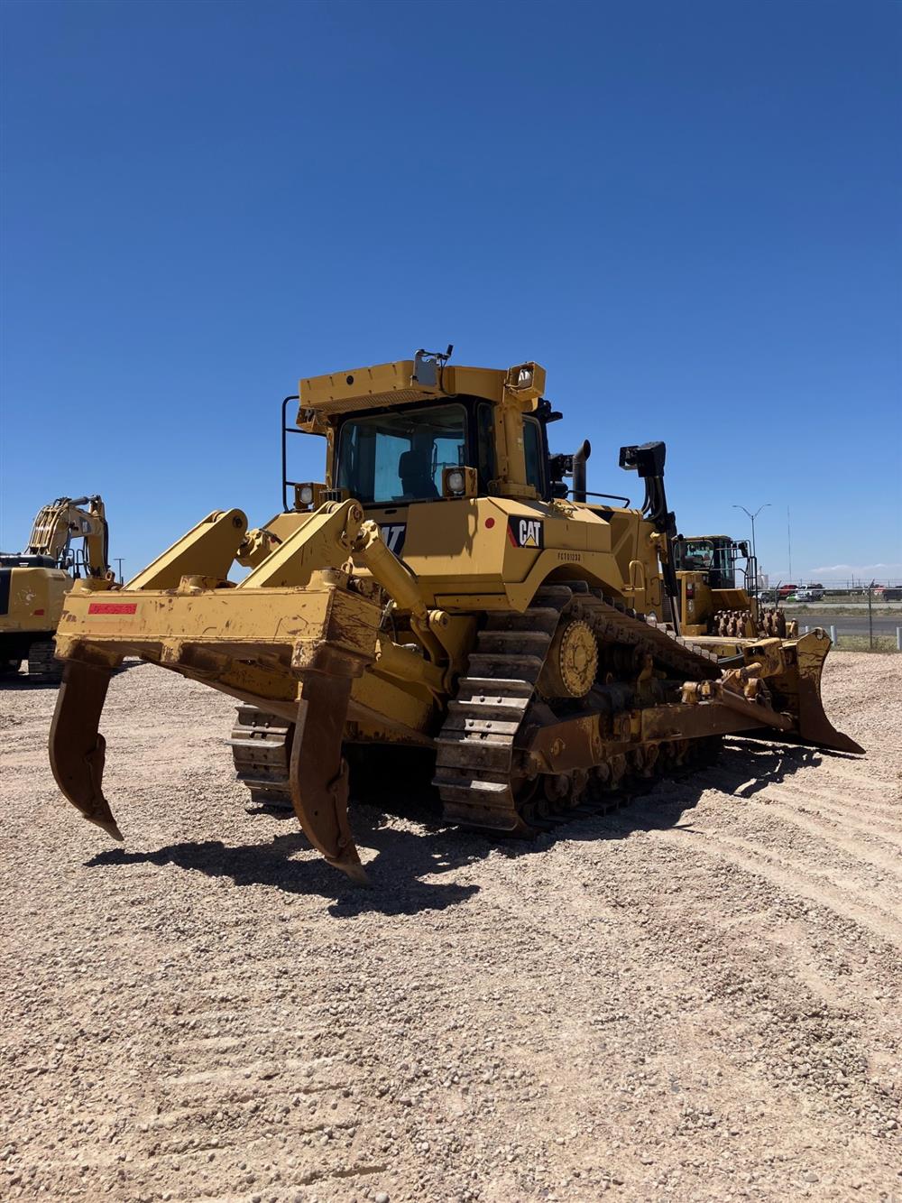 2014 Caterpillar D8T Dozers - Image 9