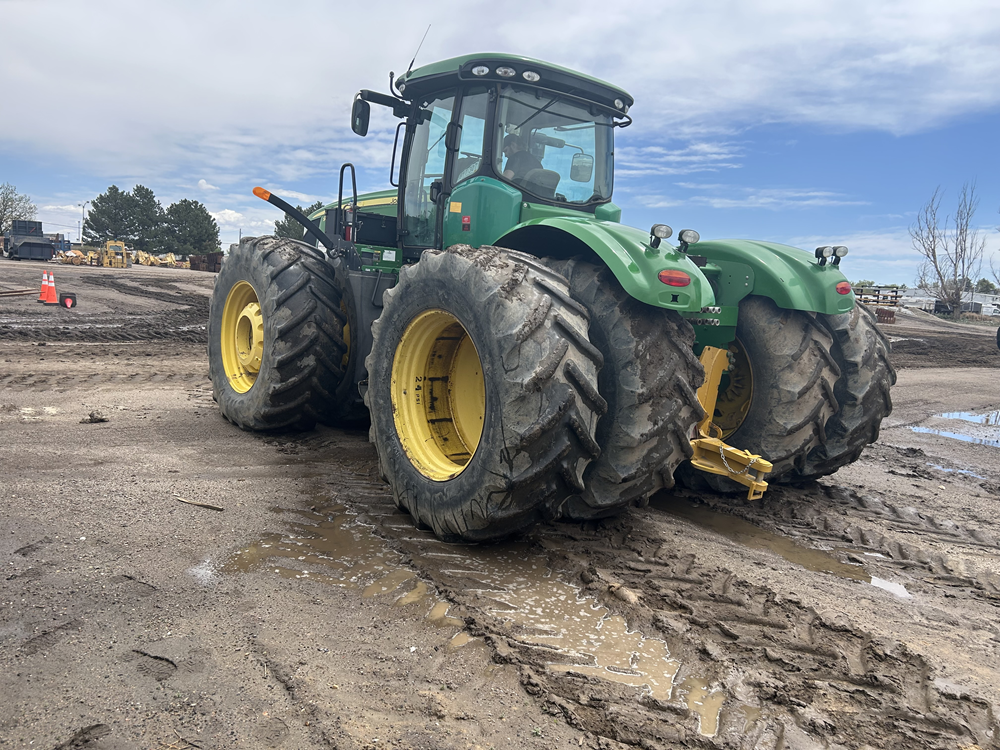 2013 Deere 9560R Agricultural Tractors - Image 2