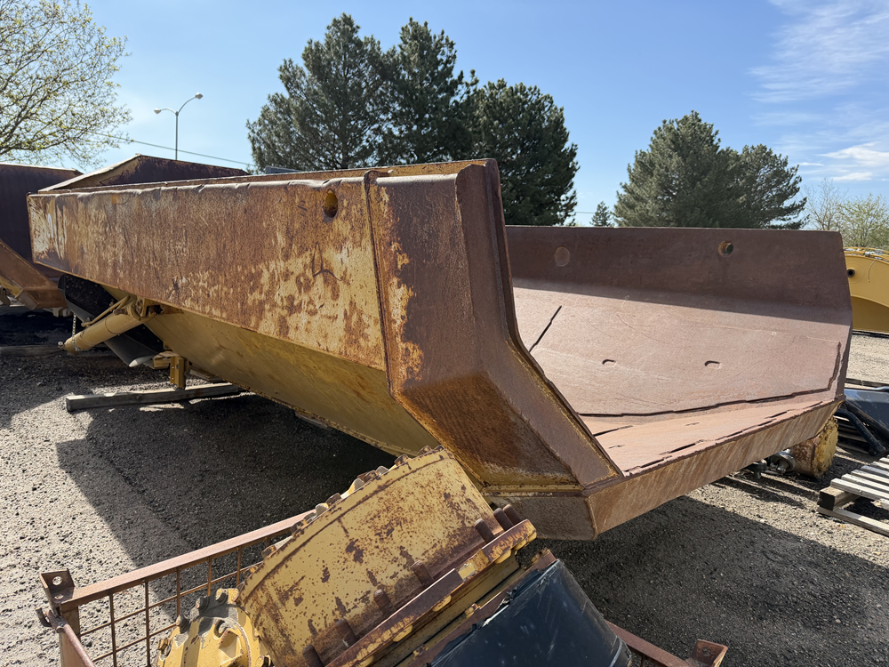 Caterpillar 730 Bed - Image 2