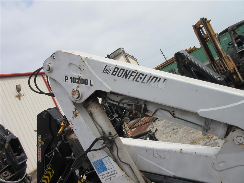 2000 Bonfiglioli P10200L Knuckle Boom - Image 3