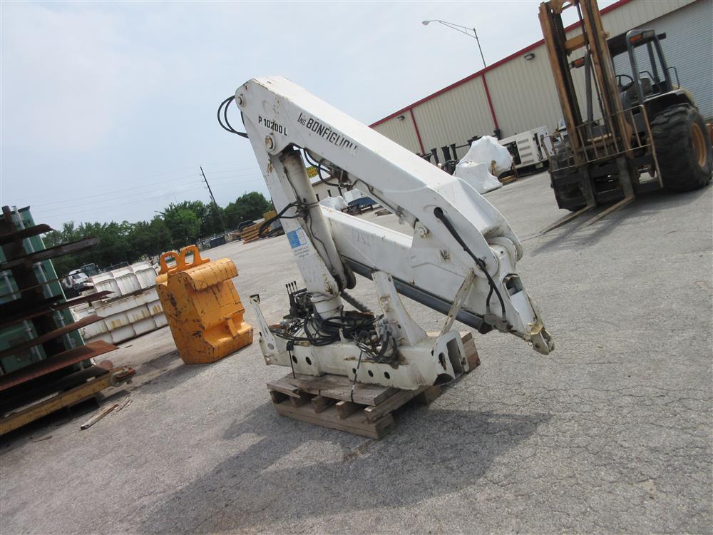 2000 Bonfiglioli P10200L Knuckle Boom - Image 2