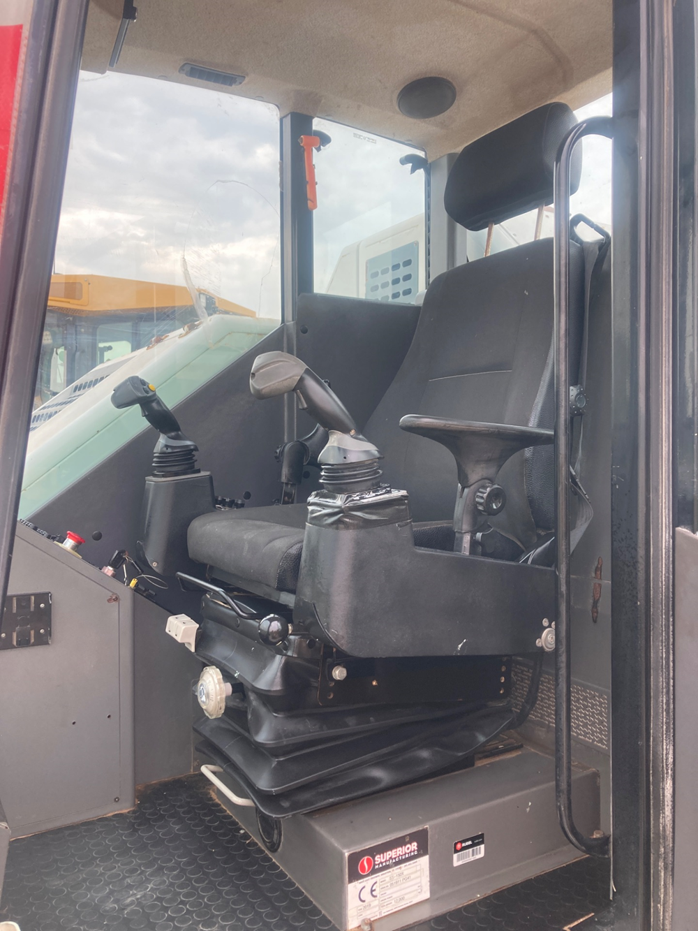 2019 Superior ST150X Crawler Carrier