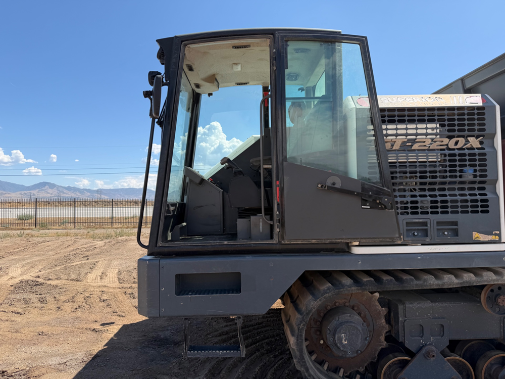 2020 Superior ST220X Crawler Carrier - Image 12
