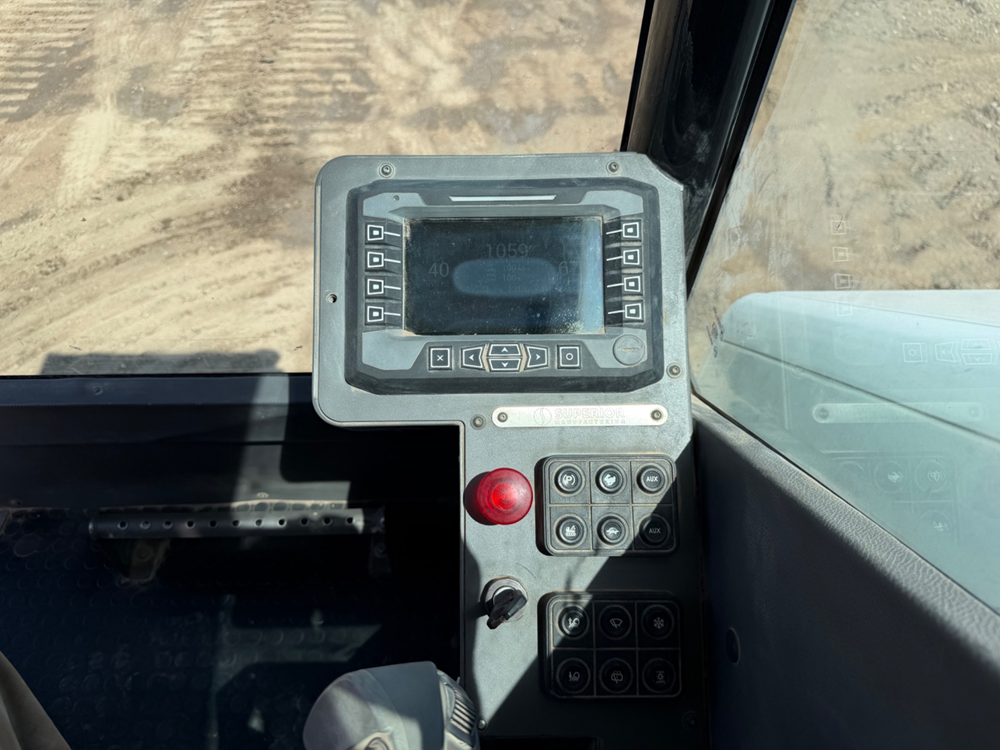 2020 Superior ST220X Crawler Carrier - Image 17