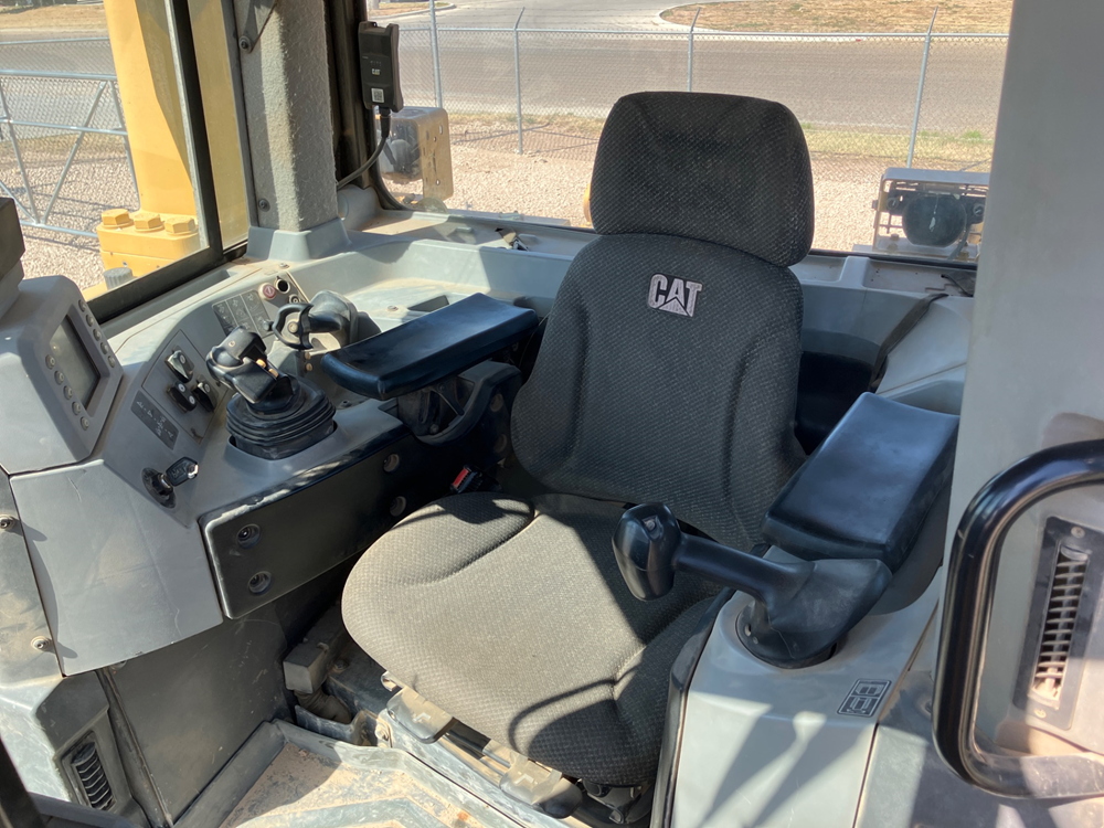 2014 Caterpillar D8T Dozers - Image 8