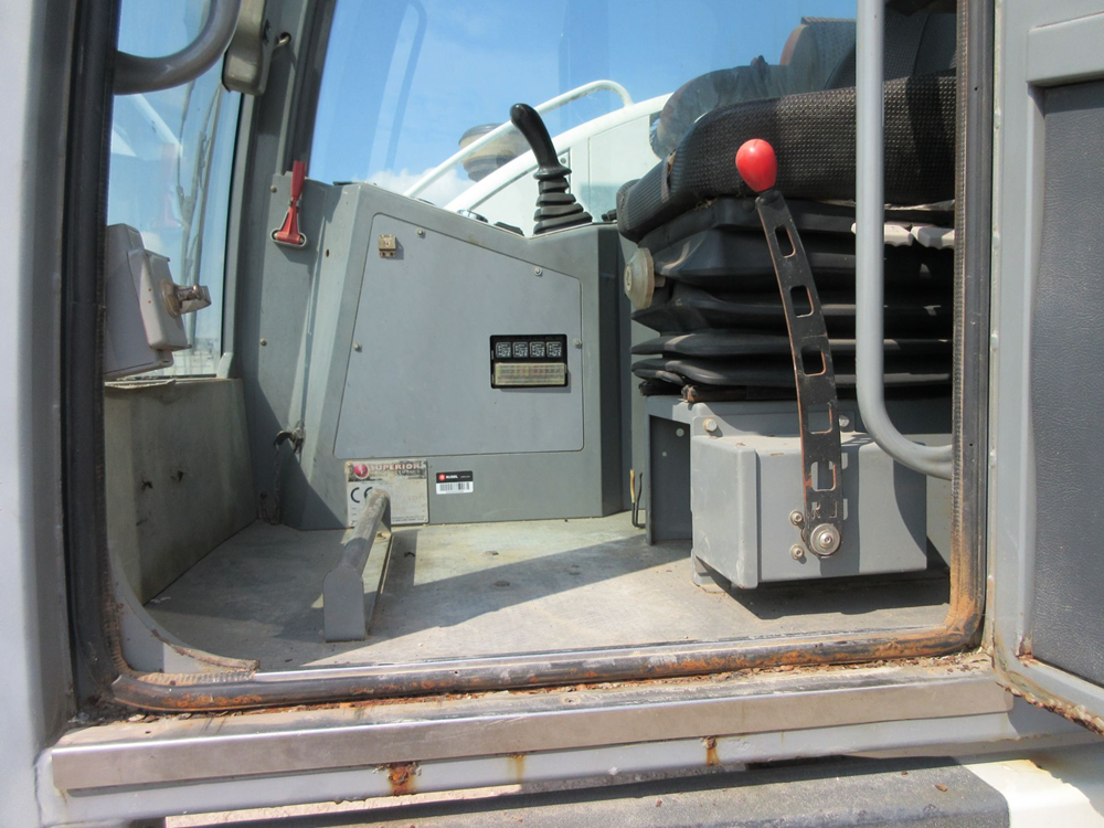 2010 Superior SFT-180 Crawler Carrier - Image 5