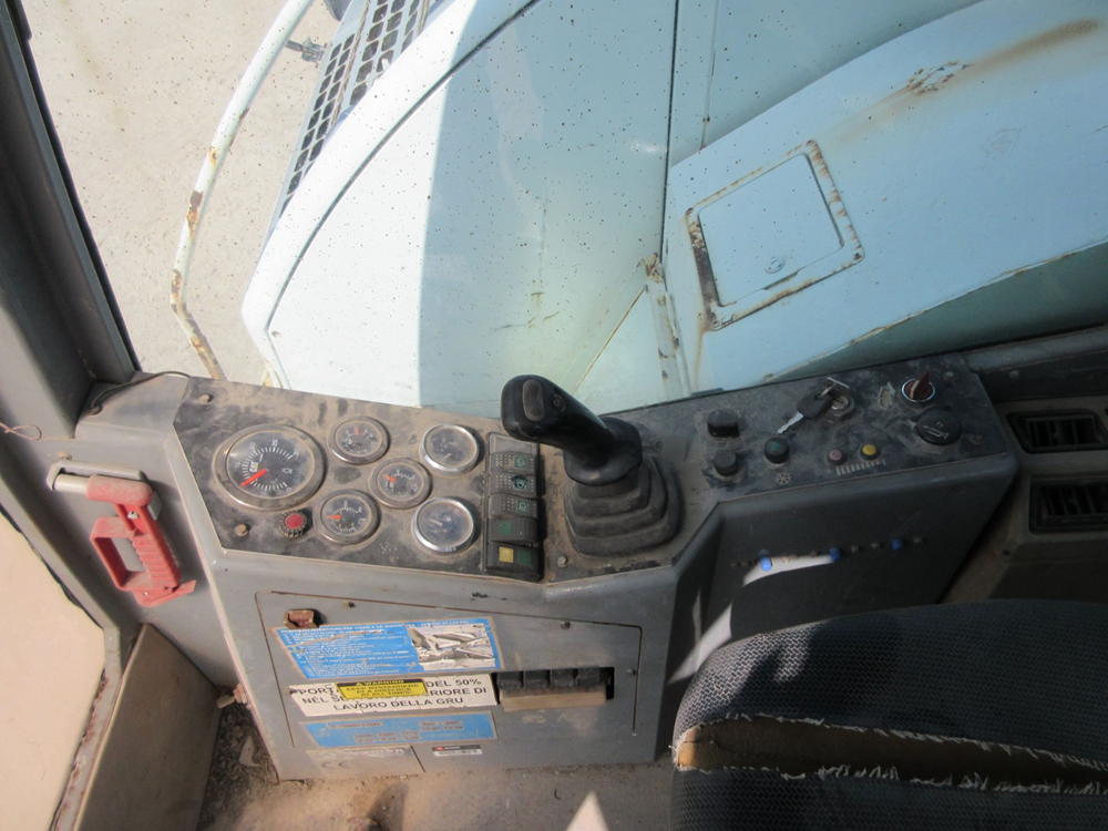 2010 Superior SFT-180 Crawler Carrier - Image 2
