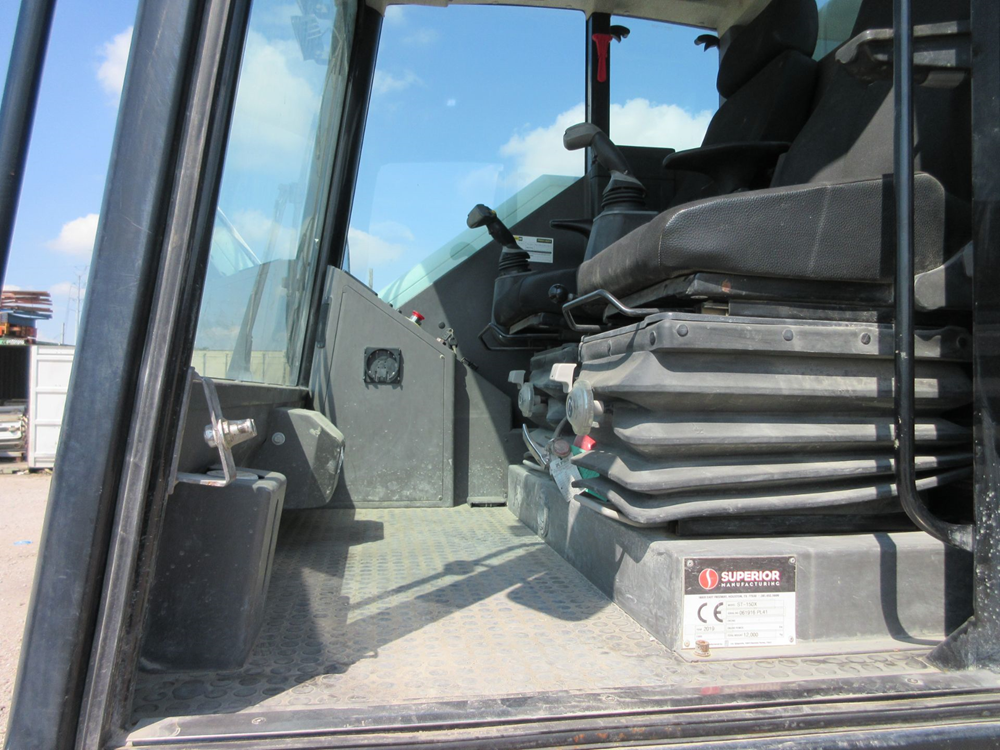 2019 Superior ST150X Crawler Carrier - Image 7