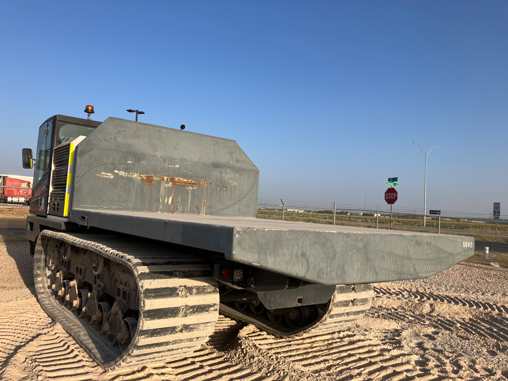 2020 Superior ST220X Crawler Carrier - Image 2