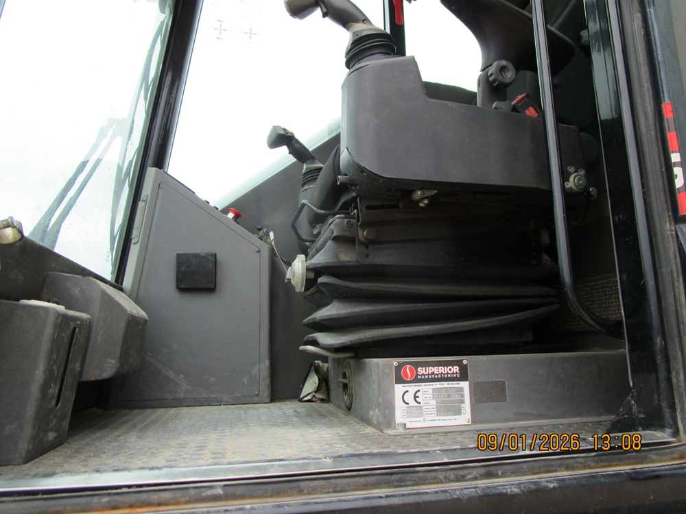 2019 Superior ST220XR Crawler Carrier - Image 2