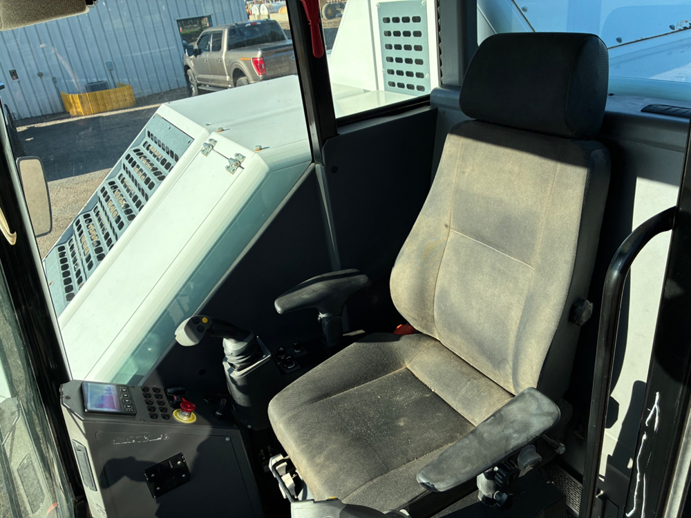 2019 Superior ST150X Crawler Carrier - Image 4