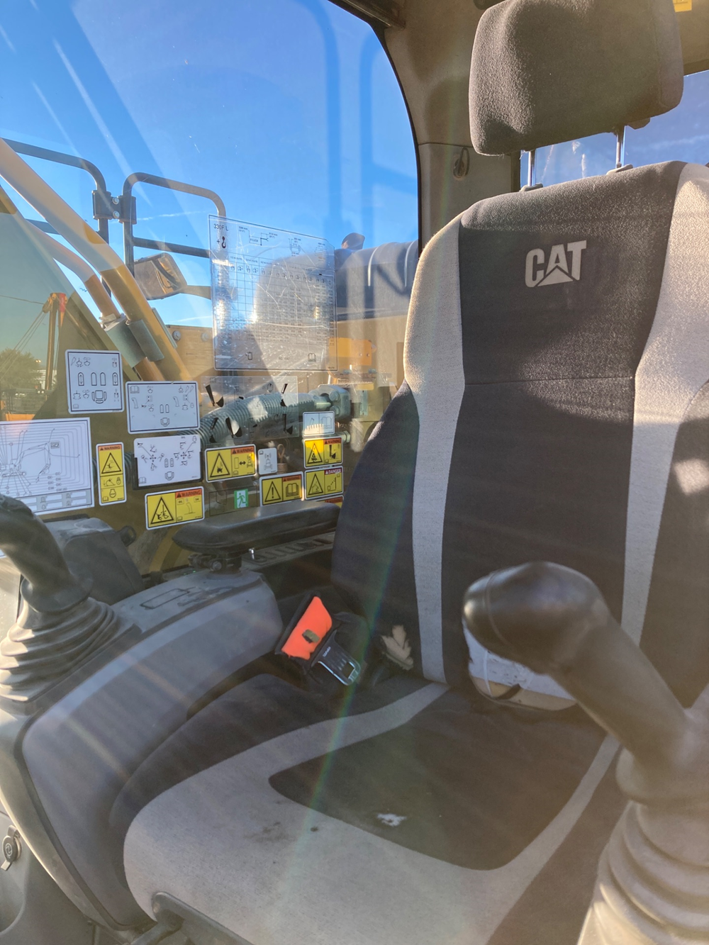 2019 Caterpillar 330FL Excavators - Image 11