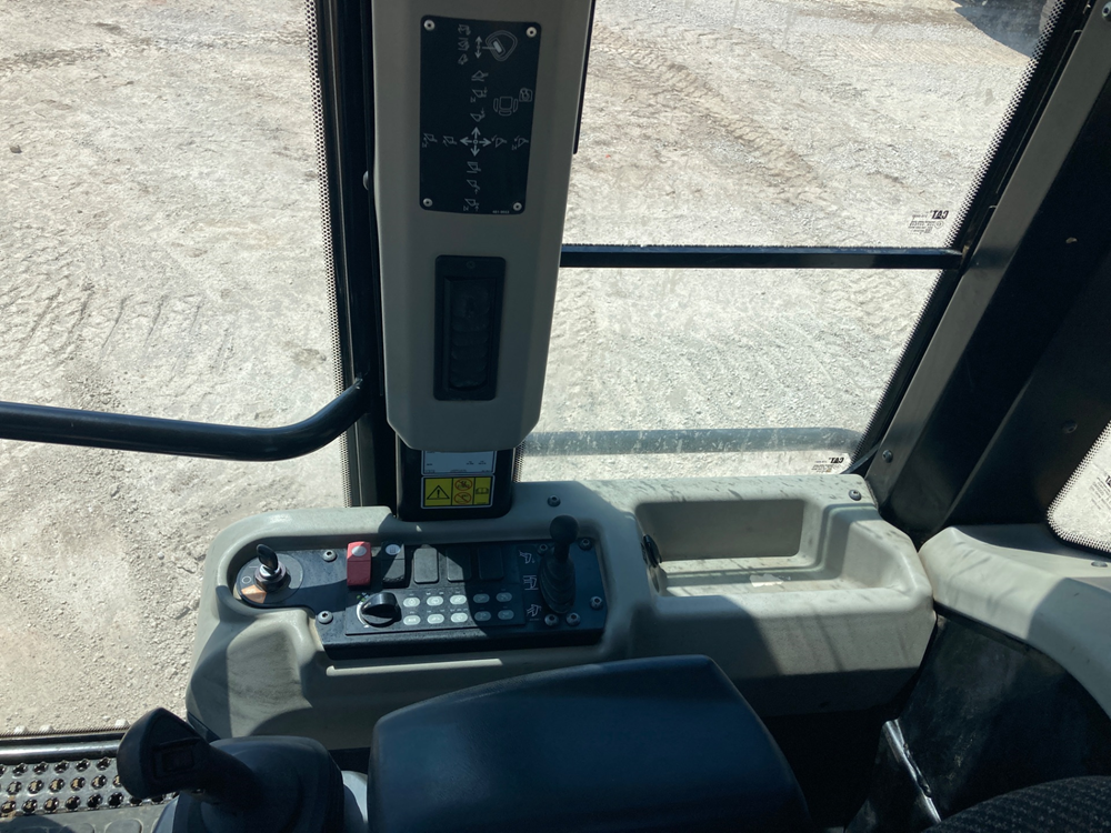 2018 Caterpillar 963K Track Loaders - Image 7