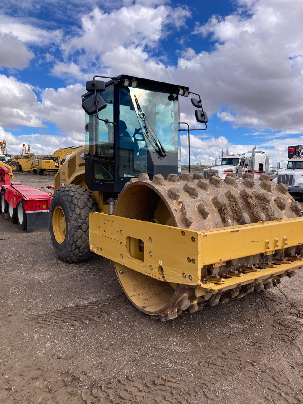 2014 Caterpillar CS56B Vibratory Soil Compactor - Image 2