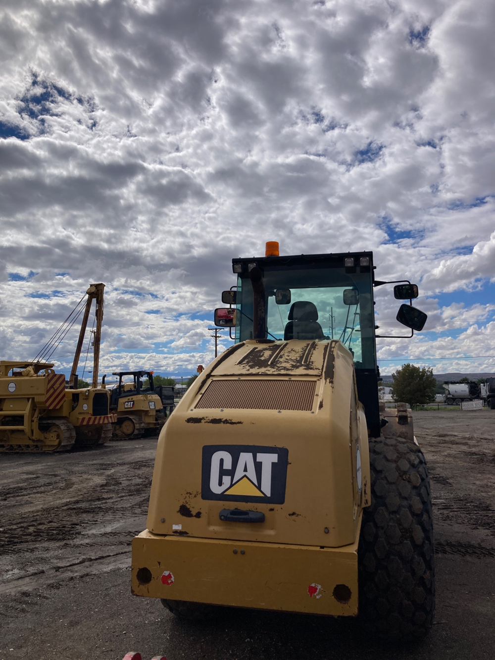 2014 Caterpillar CS56B Vibratory Soil Compactor - Image 5