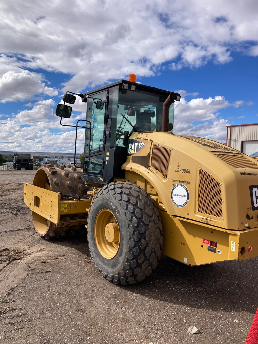 2014 Caterpillar CS56B Vibratory Soil Compactor - Image 6