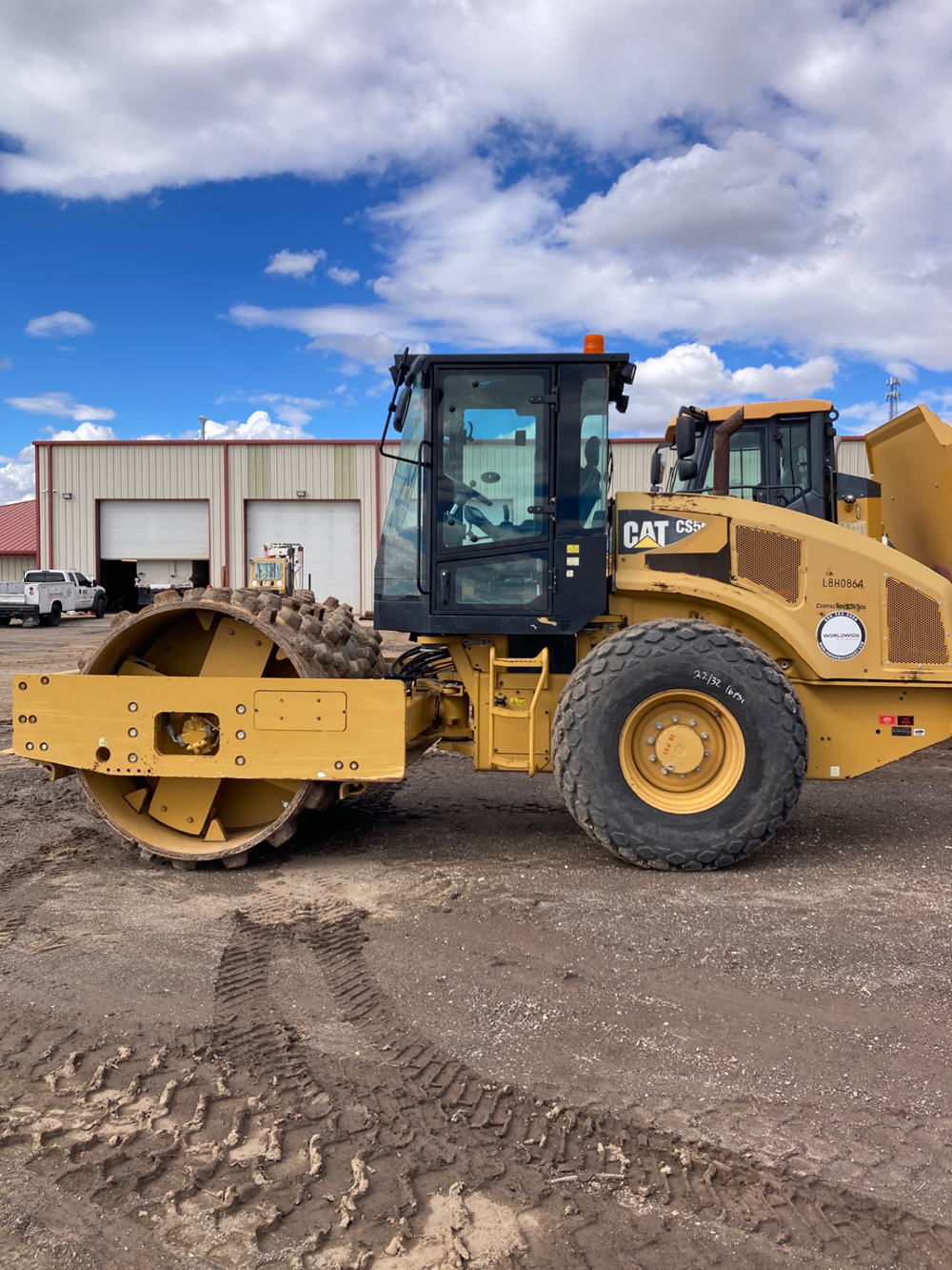 2014 Caterpillar CS56B Vibratory Soil Compactor - Image 8