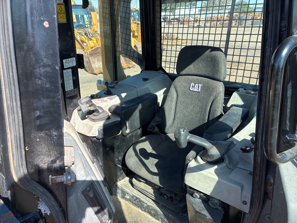 2019 Caterpillar D6N LGP Dozers - Image 12